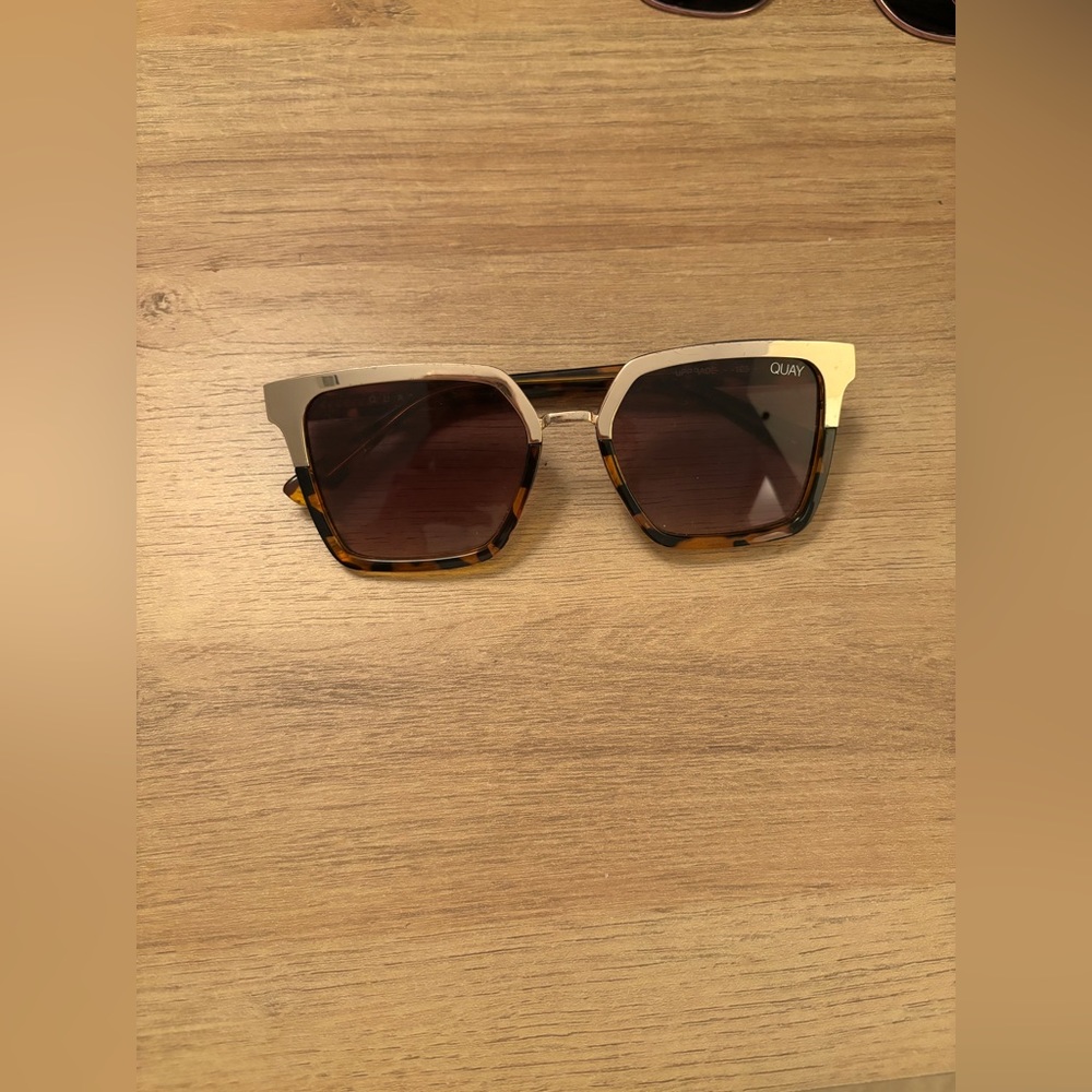 Quay gold and brown sunglasses